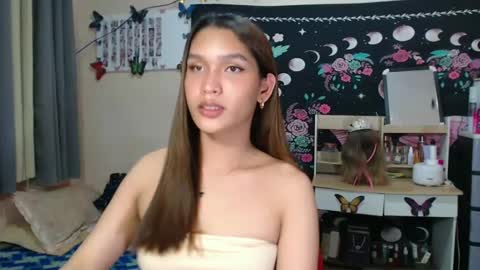 Snapshot of asian_glamm chatting on December 3, 6:38 pm ANITA online show from December 3, 6:38 pm
