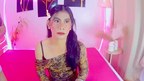 asianloreen24 online show from November 23, 2:30 pm