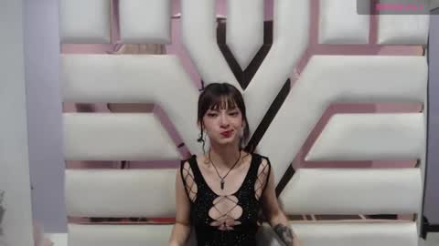 aurora online show from February 28, 12:10 am