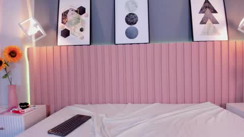 Aurora online show from March 19, 3:05 pm