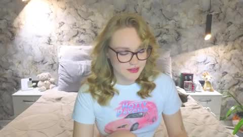 Kate online show from November 4, 5:40 pm