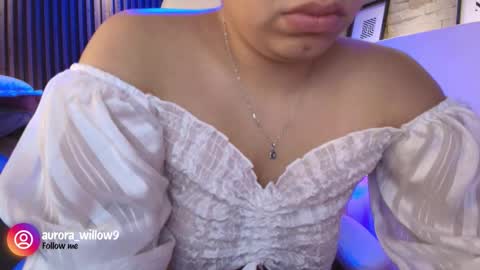 aurora_willow9 online show from November 26, 6:58 am