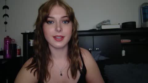 auroralightz1 online show from October 24, 4:08 am