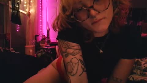 Autie 3 online show from February 4, 3:53 am