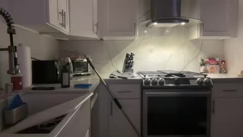 Auntumnfalls online show from March 3, 8:32 am