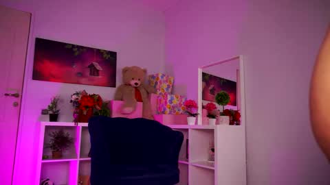 Ava online show from February 24, 9:24 pm