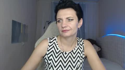 avasaturnian online show from November 22, 1:25 pm