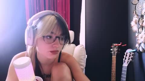 Avriel online show from July 8, 4:14 am
