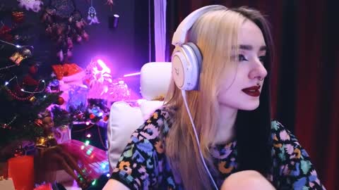 Avriel online show from January 9, 2:01 am