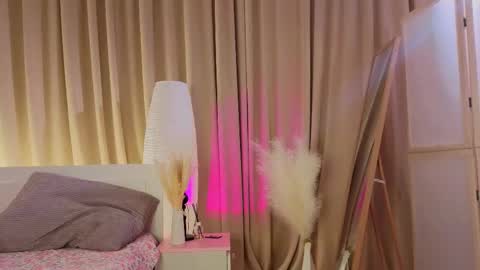 Avril online show from March 9, 2:15 am