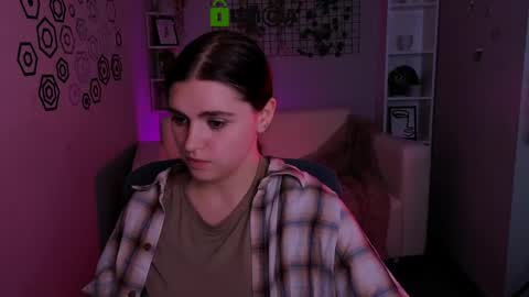 awesomeemma_ online show from May 11, 4:04 pm