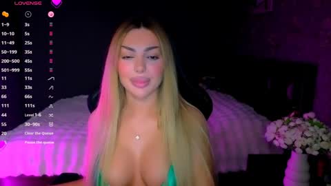  Ayla Demir  online show from April 3, 9:02 pm