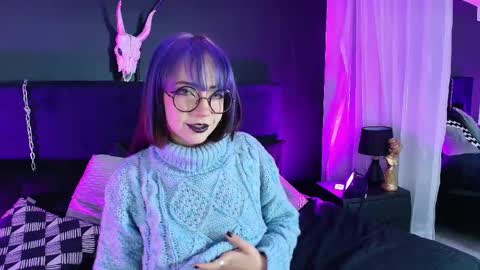 Aylen online show from October 2, 8:25 pm