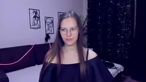 AyumiCherry online show from April 15, 4:40 pm