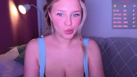 Bella Wooowww online show from March 24, 8:58 pm