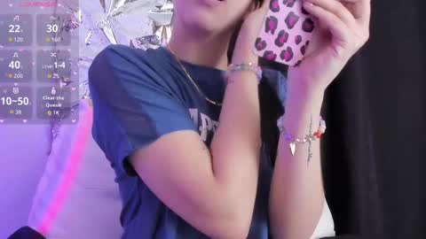 Queen B online show from November 22, 6:54 pm