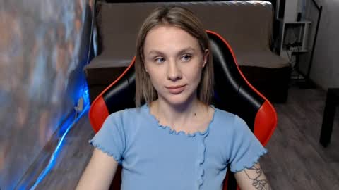 baby_kitte online show from March 7, 1:18 pm