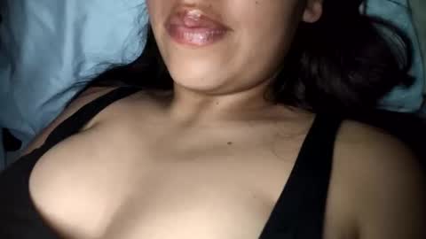Snapshot of babyymango_ chatting on February 18, 9:53 pm  Gisselle  online show from February 18, 9:53 pm