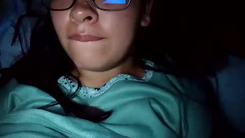 Snapshot of babyymango_ chatting on January 2, 11:27 pm  Gisselle  online show from January 2, 11:27 pm