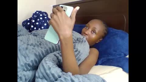 baddie_bunnie online show from April 1, 1:41 pm