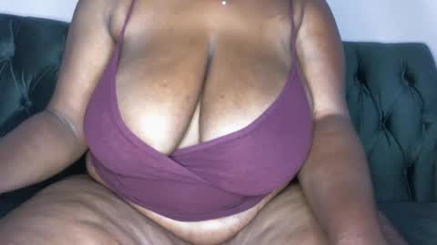 baddiedaisy61029 online show from January 17, 11:38 am