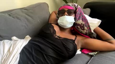 badgurldnay online show from October 26, 8:37 pm