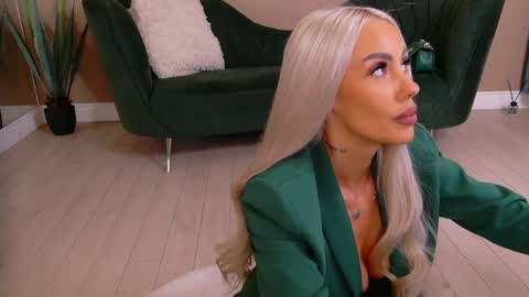 bailey_rush online show from April 6, 7:04 pm