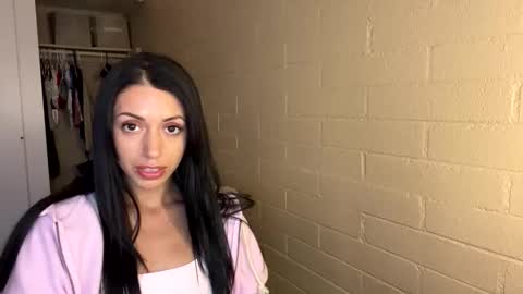 bambii_petite online show from April 12, 11:39 pm