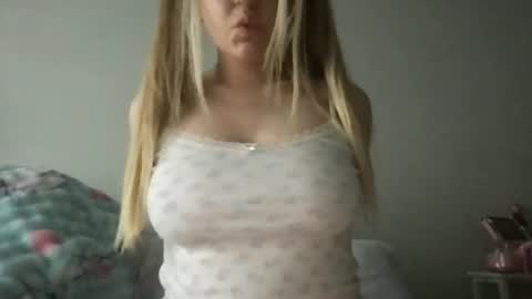 bangbunnii online show from June 18, 12:43 pm