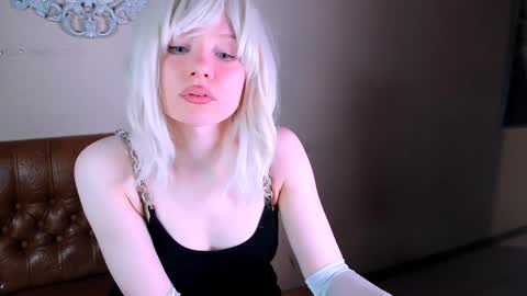 Ask me  online show from April 7, 10:56 pm