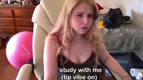 bbyalice18 online show from July 22, 11:50 pm