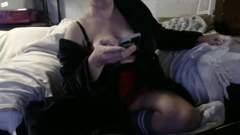 BeachyMILF online show from January 5, 5:49 pm