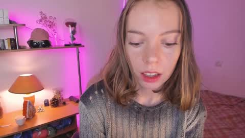 Snapshot of beautyeliise chatting on December 13, 2:27 pm Eliise online show from December 13, 2:27 pm