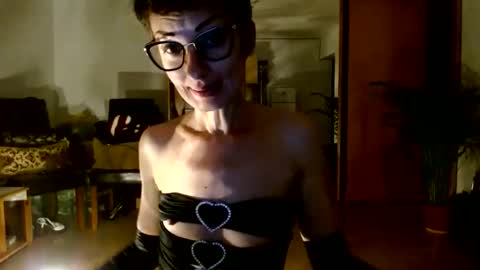 Raluca online show from June 7, 8:59 pm