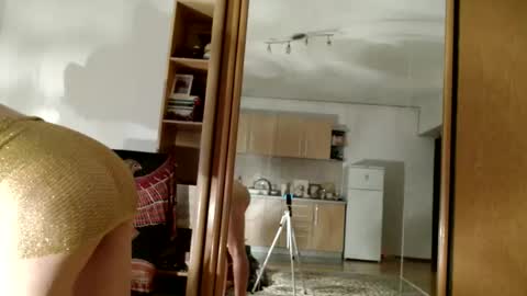 Raluca online show from November 9, 7:43 pm