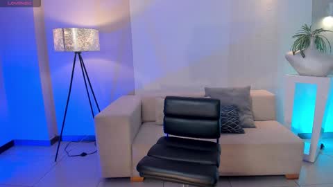 Am Becca online show from February 2, 11:53 am