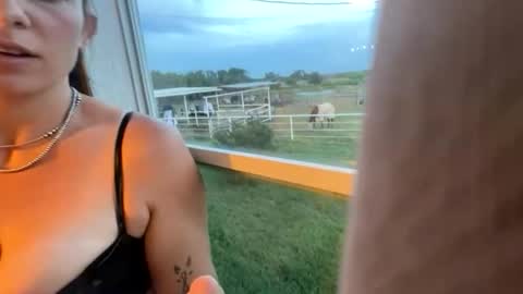 beccaraexoxo online show from June 3, 1:39 am