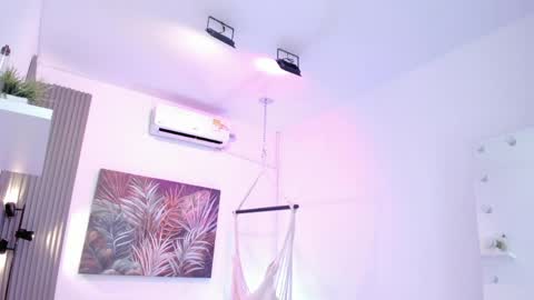 Victoria  online show from April 7, 11:12 am