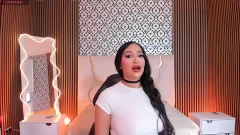 BELLA online show from April 19, 11:32 am