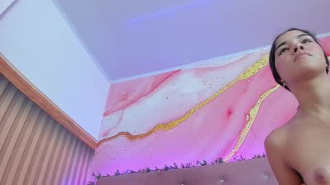 Melanie  online show from November 17, 6:19 pm