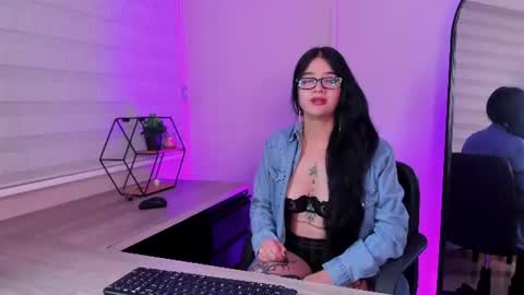 Bella Corbin   online show from July 1, 8:19 pm