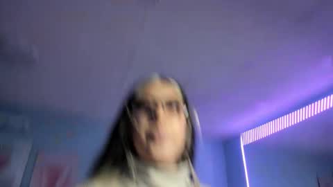  Bella  online show from December 1, 7:38 pm