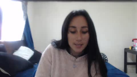 bella_luna34 online show from March 12, 8:22 pm