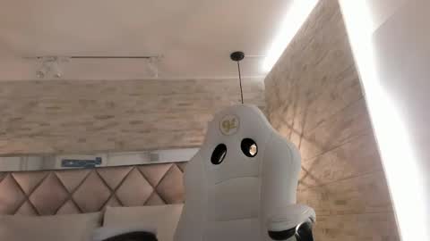  BELLA  online show from March 25, 3:34 am