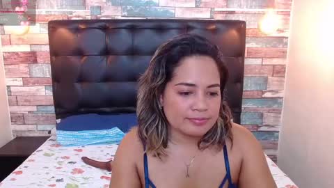 im Bella online show from November 6, 7:20 pm