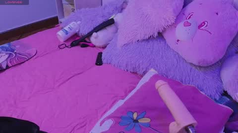 bella_thixx online show from April 17, 3:08 am