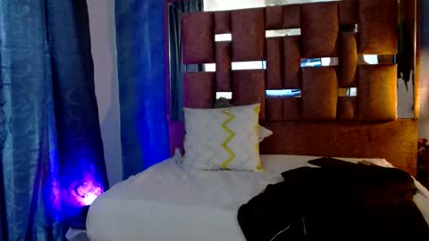 bella_volup online show from February 13, 7:26 pm