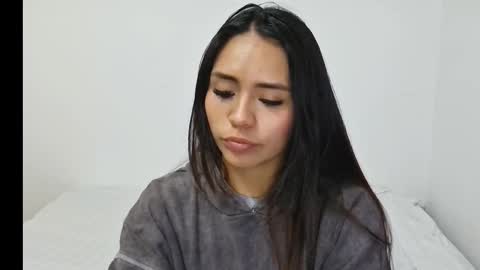 Snapshot of bellabliss123 chatting on October 3, 10:59 pm bellabliss123 online show from October 3, 10:59 pm