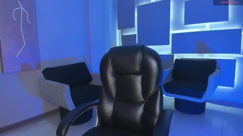  Bella C  online show from December 1, 8:00 pm