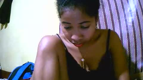 bellaena online show from October 25, 7:43 pm